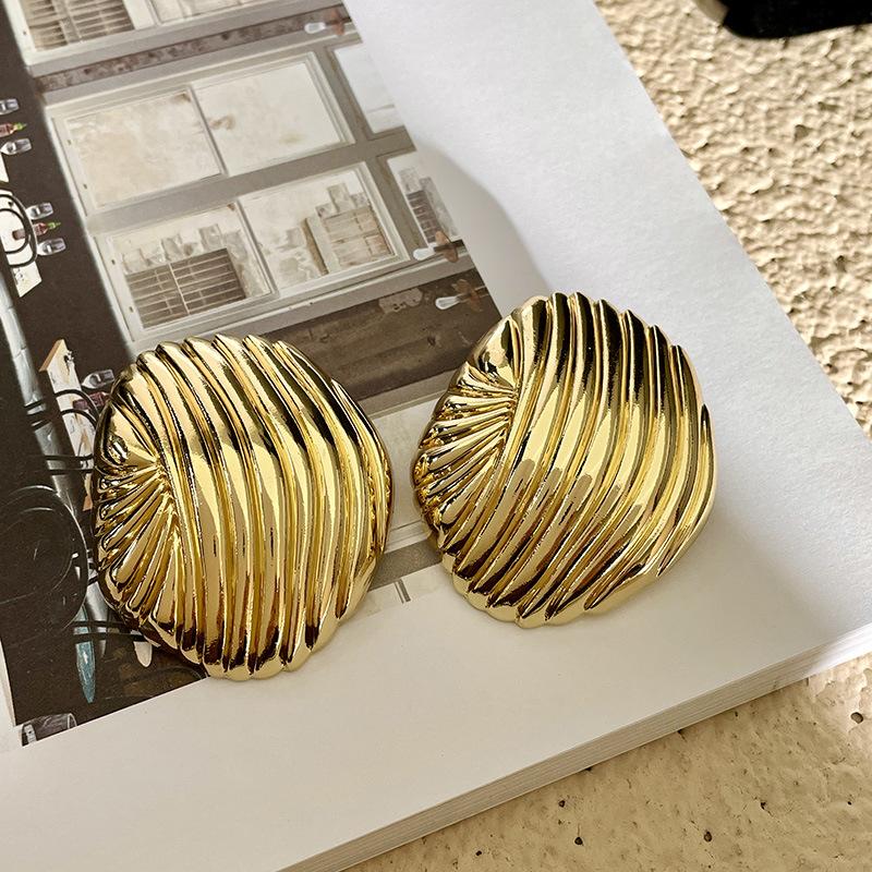 Металлические серьги, золотые серьги, легкая роскошь на осень и зиму, ощущение высокого класса, золотые серьги в гонконгском стиле с уникальным темпераментом для женщин