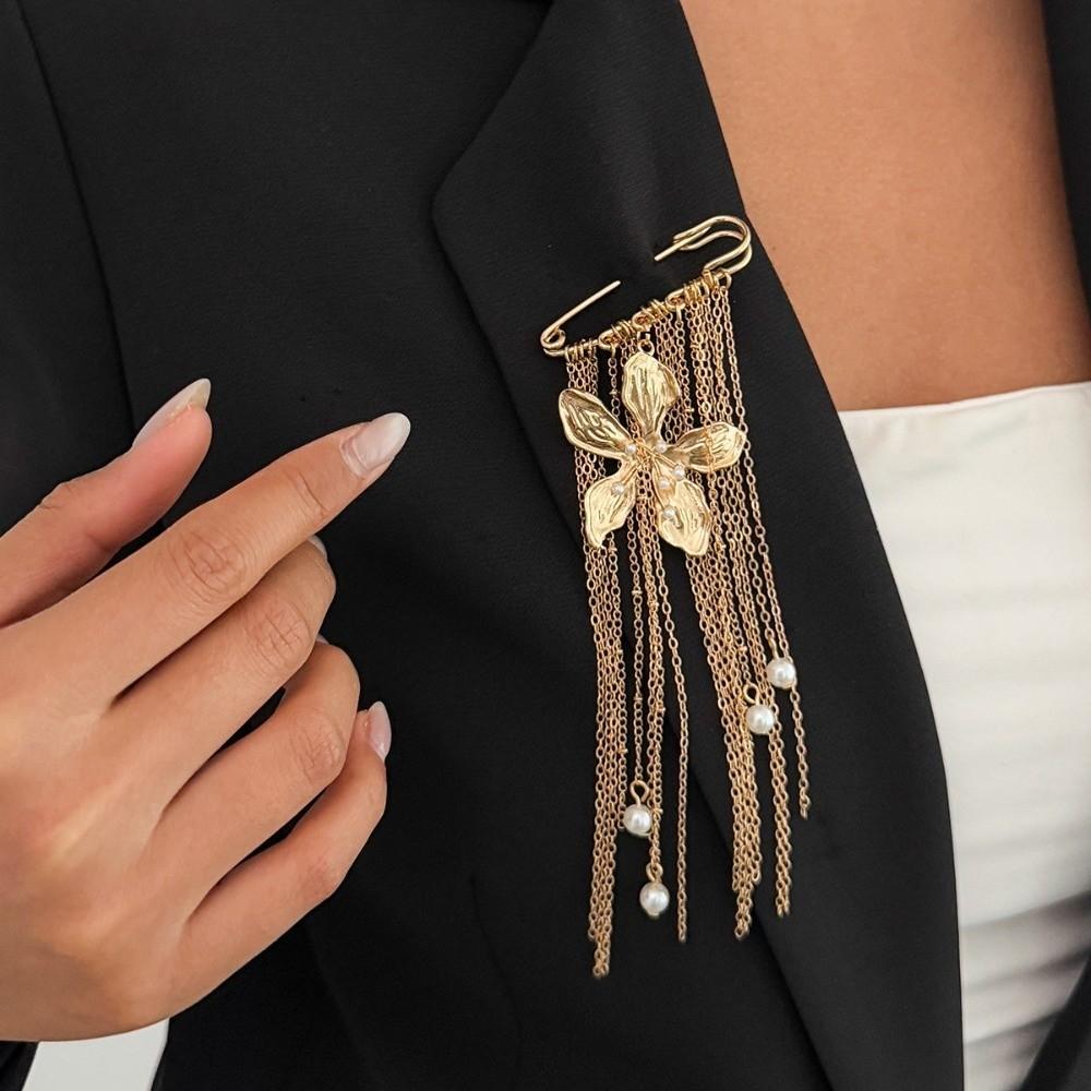 Light Luxury Style Golden Beaded Tassel Brooch Floral Pin Tassel Ornaments Cosplay