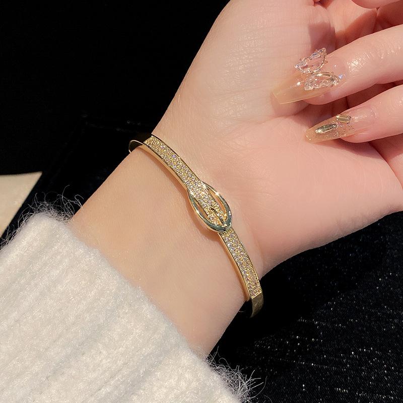 Европейская и американская мода, простой и высококлассный, блестящий браслет с электрической инкрустацией цирконами для женщин