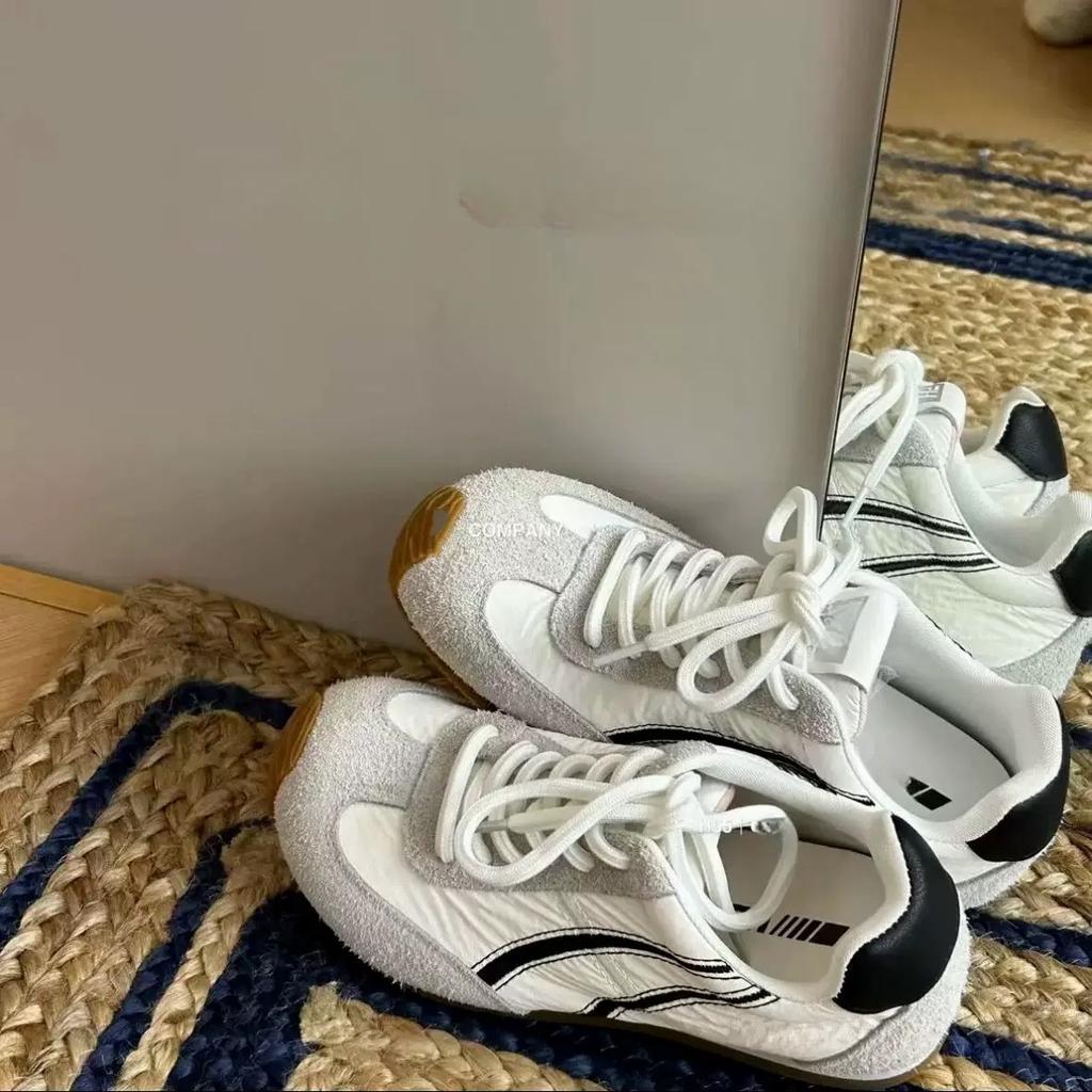 Ретро кроссовки на шнуровке с плоской подошвой, немецкие тренировочные туфли для женской коллекции весна-лето 2025, спортивная и повседневная универсальная модель Forres с низкой насыщенностью