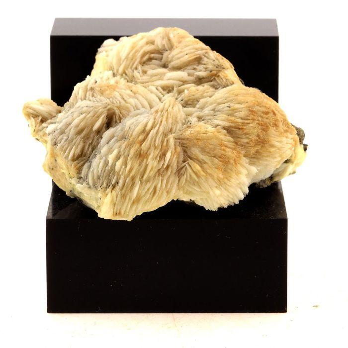 Pierres et Minéraux. Baryte. 718.0 ct. Les Cèdres, Saint-Laurent-le-Minier, France.