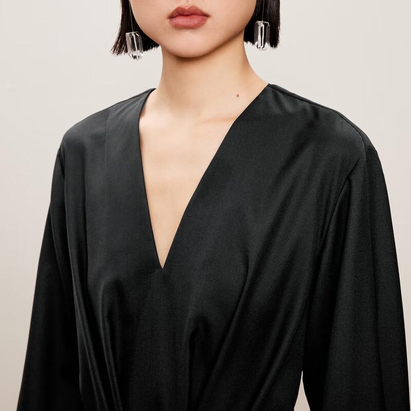 ПЛАТЬЕ ИЗ ШЕРСТЯНОЙ СМЕСИ С V-ОБРАЗНЫМ ВЫРЕЗОМ И ДЛИННЫМИ РУКАВАМИ ЗИМА 2024