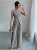 Женский костюм-двойка в стиле business casual: пиджак и брюки. Широкие брюки, длинные брюки, без рукавов.