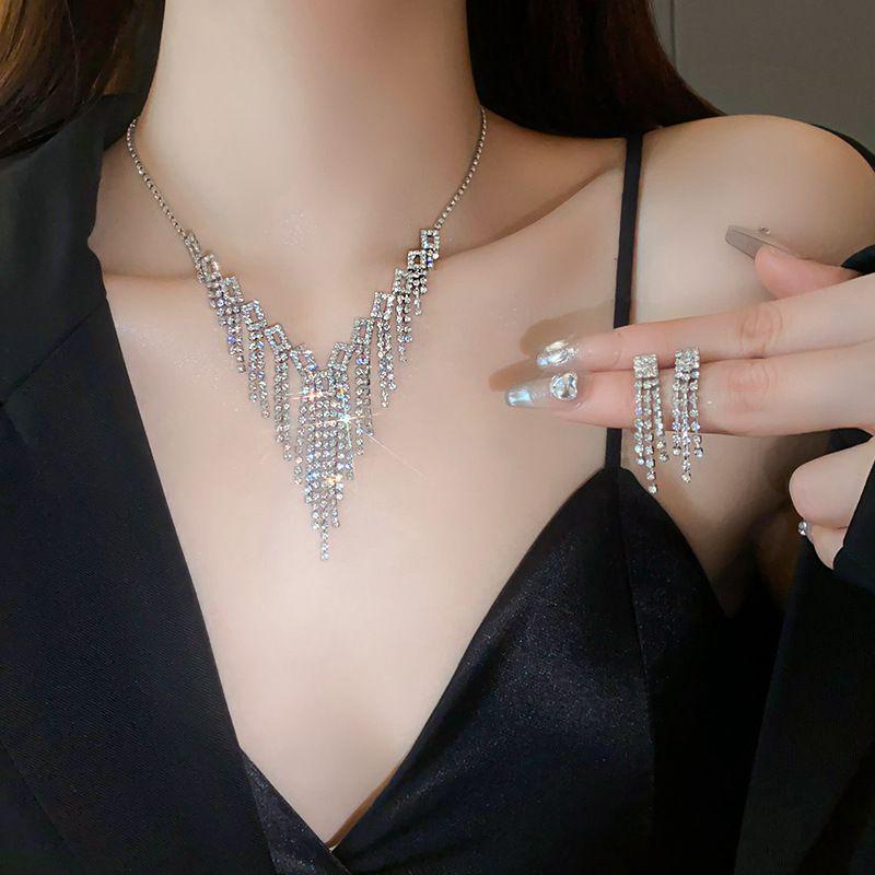 Роскошный комплект из европейских и американских бриллиантовых подвесок и серег - элегантные универсальные ювелирные изделия