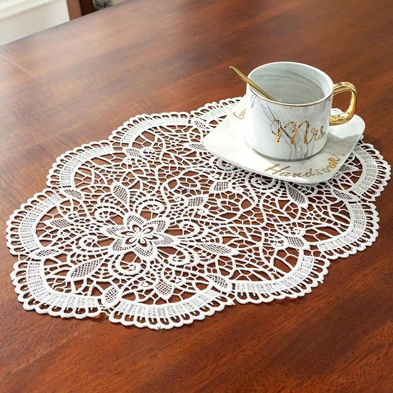 Lace Table Runner Luxury White Wedding Place Tables Runner Home Table Embroidery Hollow Romance TableCover Table Mat Decoration