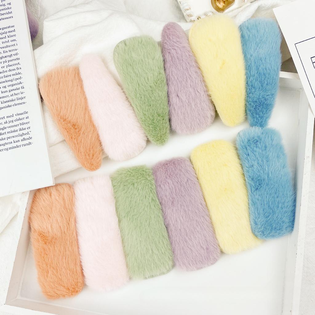 2pcs New Candy Color Soft Plush BB Clips for Girls Bangs Clips Winter Plush Hairpins Faux Fur Barrettes Headwear Hair Accessories