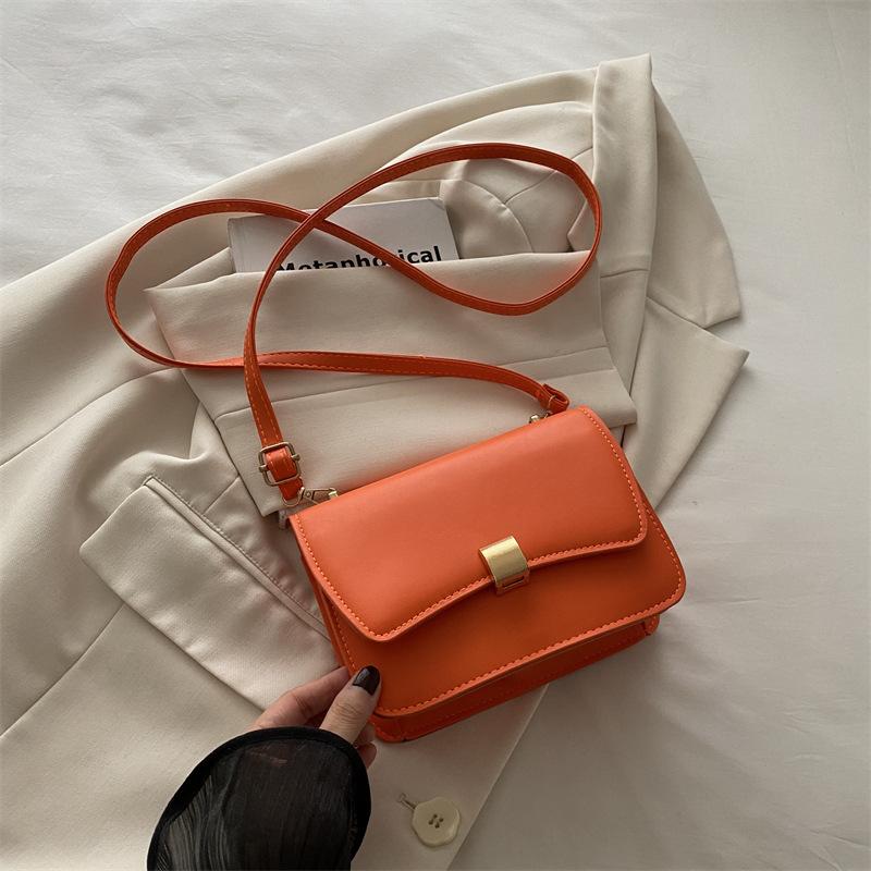 Autumn Fashion Commuter Bag Versatile Single Shoulder Crossbody Small Square Bag Niche High Value Baguette Bag Underarm Bag