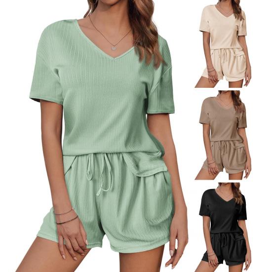 Женский летний комплект из 2 предметов: футболка с коротким рукавом и V-образным вырезом, эластичные шорты на талии, однотонный свободный покрой, повседневный наряд