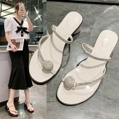 Шлепанцы на толстом каблуке женские летние для улицы новые с юбкой стразовые сандалии женские универсальные с открытым носком