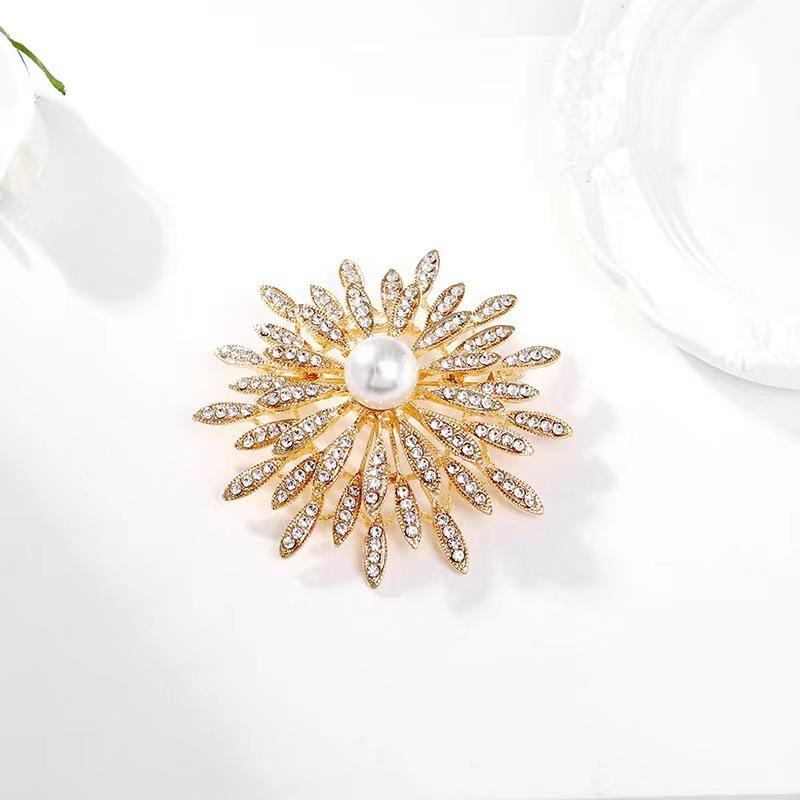 Брошь Женственность Жемчужина Цветок Булавка Брошь Блейзер Свитер Универсальные Аксессуары