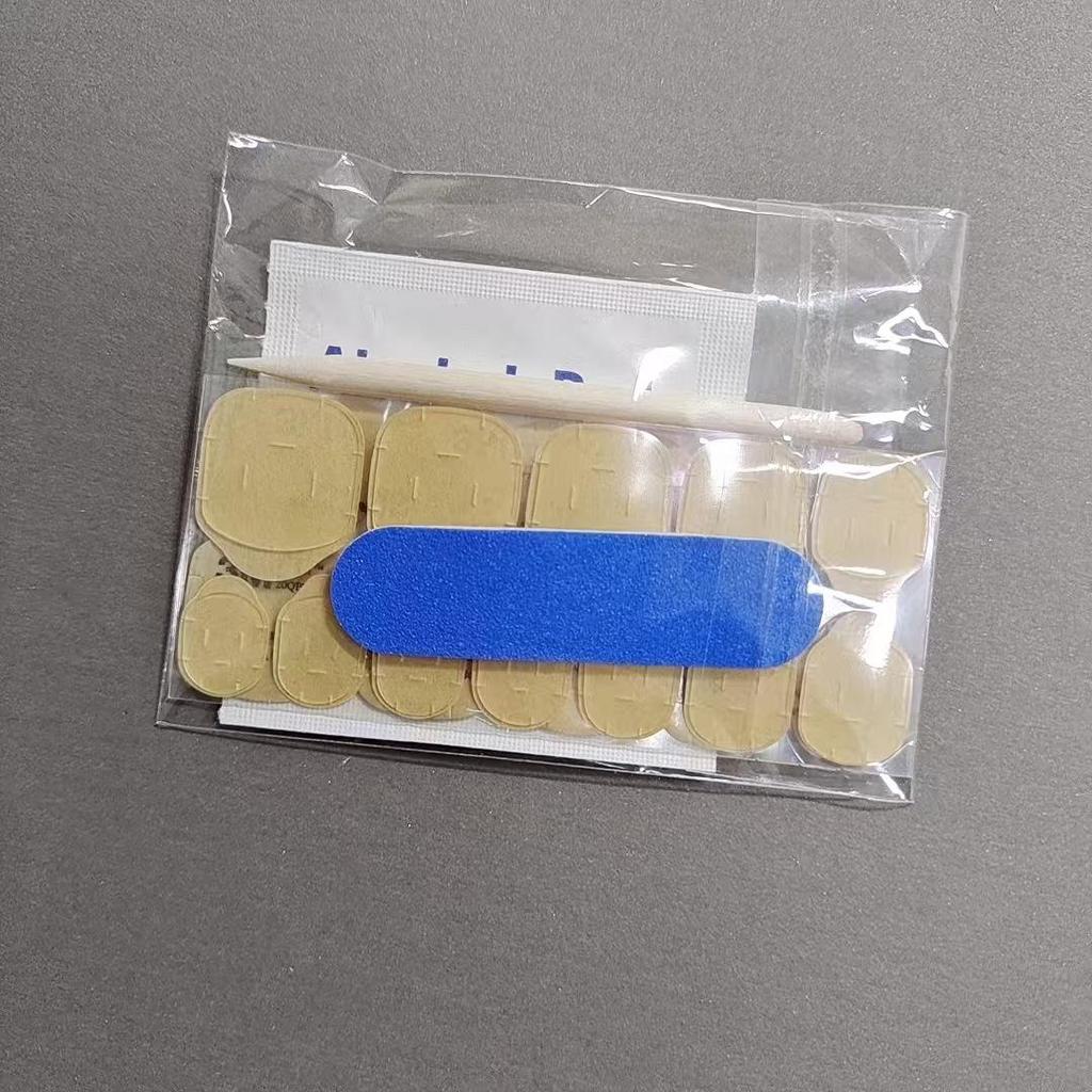 Носимый набор для ногтей: Желейные наклейки с двухсторонней пилочкой для ногтей и палочкой для удаления (Включая чистящий хлопок).