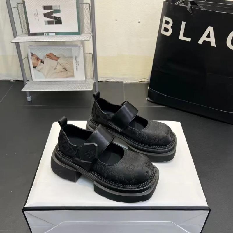 Модная женская повседневная обувь из натуральной кожи Мэри Джейн Одинарные туфли Новый квадратный носок Мягкая подошва Универсальные на липучке С мелким вырезом Одинарные туфли