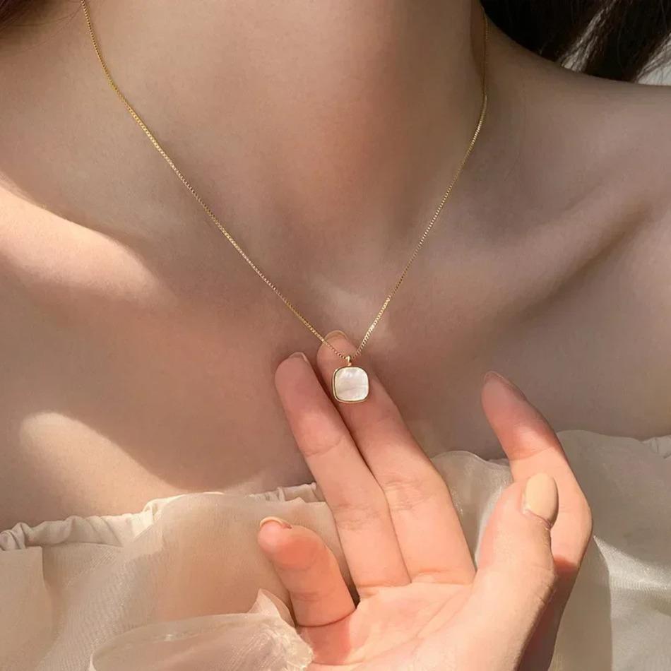 1 Pcs Light Luxury Temperament Shell Necklace Design Sense Mother of Pearl Buckle Chain Internet Famous Exquisite New