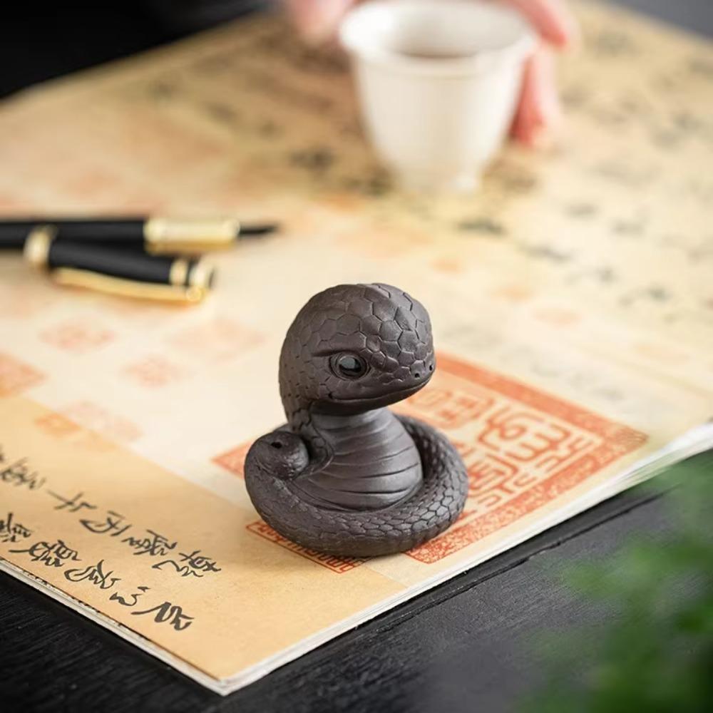 Статуэтка ручной работы в виде змеи со знаком зодиака из фиолетовой глины, чайная фигурка, украшение для рабочего стола, чайная фигурка в виде змеи со знаком зодиака, подарок для питомца