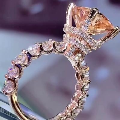 Женское обручальное кольцо с муассанитом, цвет шампанского, квадратной огранки, с микро-паве, полностью бриллиантовое, имитирующее ободок