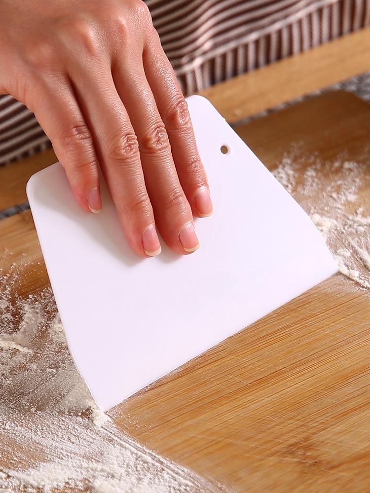 Резак и скребок для теста: Пластиковый инструмент для выпечки торта, крема, масла и хлеба