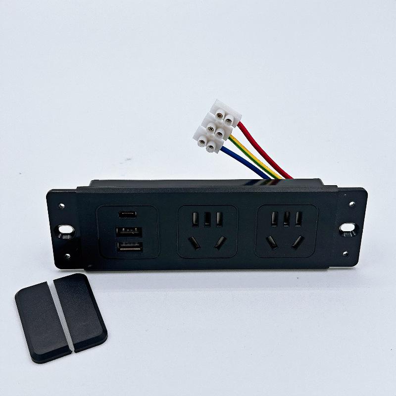 «Скрытая USB + C-розетка для офисной мебели»