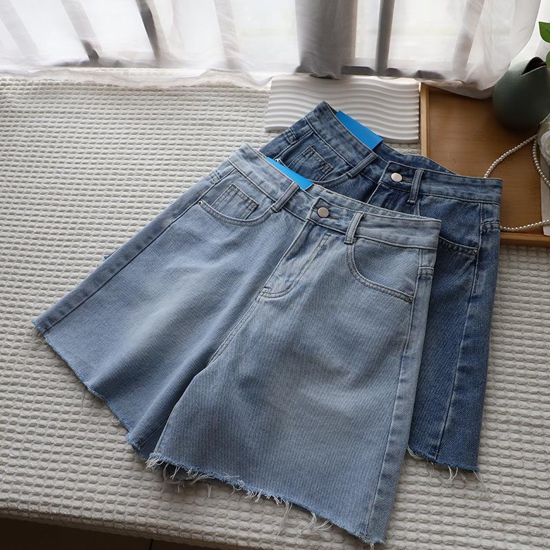 Летние шорты А-силуэта с высокой талией, необработанным краем и широкими штанинами в корейском стиле 2025