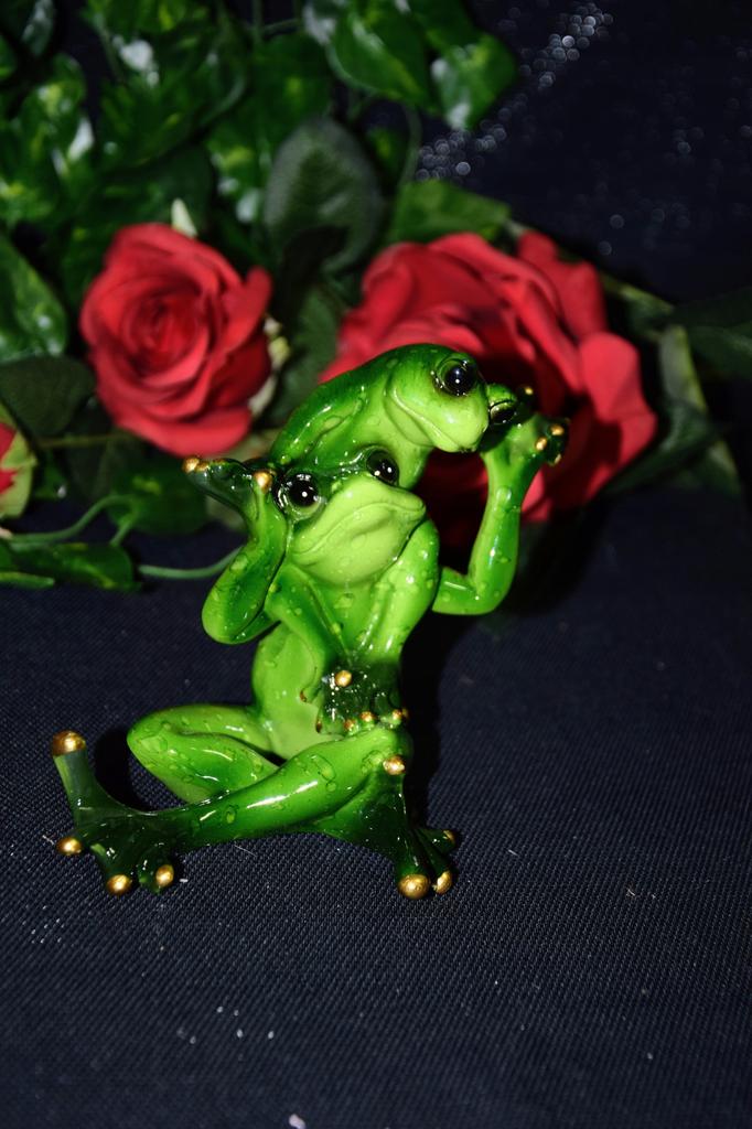 Figurine of 2 Frogs "On Rams" 12X10X12.5Cm