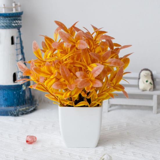 Привлекательные зеленые мини-орнаменты тонкой работы бонсай