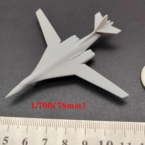 2PCS Tu-160 Strategic Bomber Model for Military Aircraft Display, 1/2000-1/350 Scale Resin Fighter Plane DIY Model (1/700 (78mm))