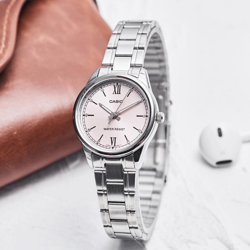 Casio Женские часы стандартной серии Розовые LTP-V005D-4B2 LTP-V005D-4B2