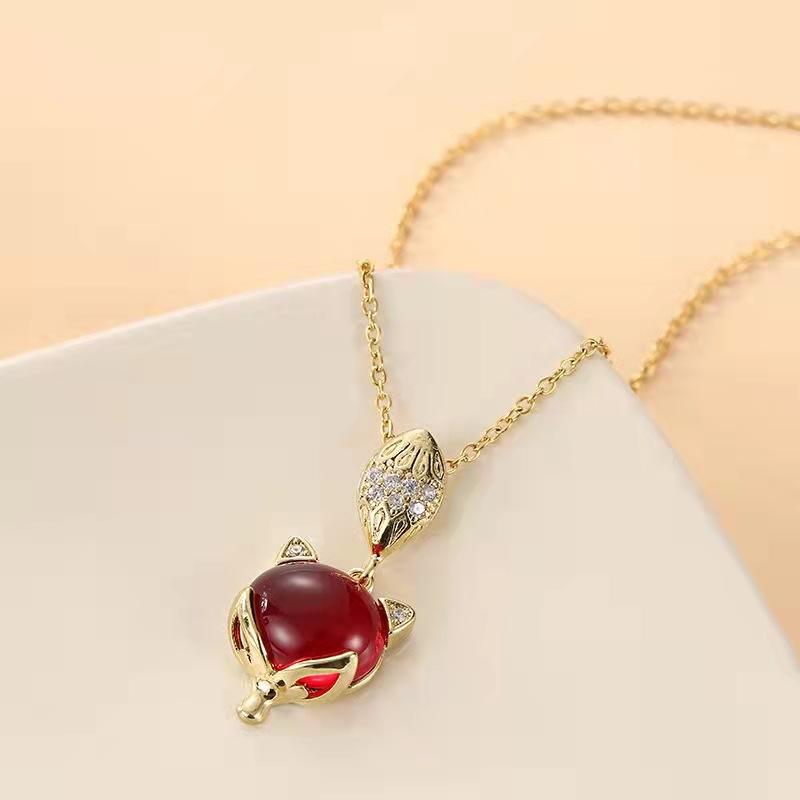 Non-Fading Luxury Maple Leaf Butterfly Clavicle Necklace