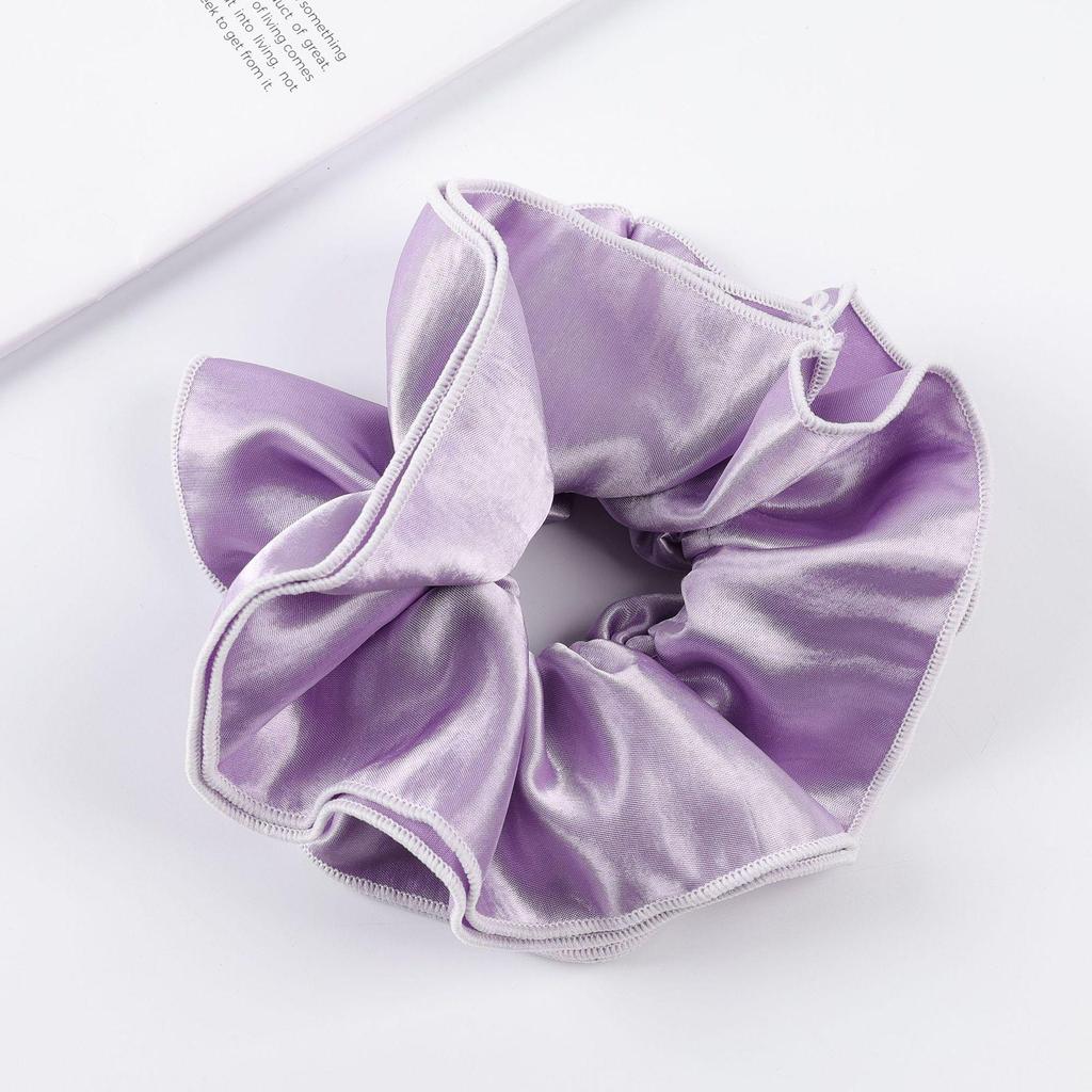 Элегантная атласная резинка-скранчи с рюшами для хвостов и пучков