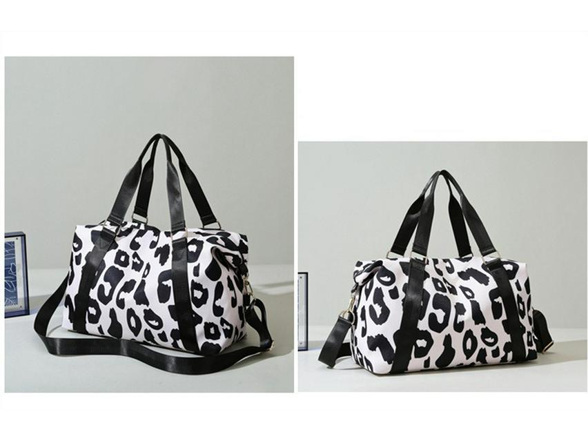 Легкая дорожная сумка-даффл большой вместимости с коровьим принтом для коротких деловых поездок и посещения спортзала