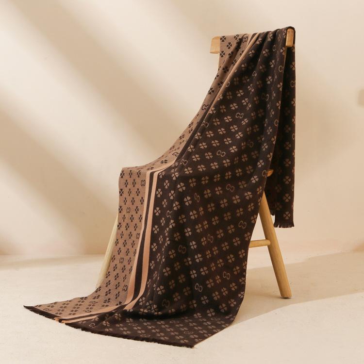 2024 Осень и зима Новый утолщенный и удлиненный кашемировый шарф универсальный женский теплый шарф для защиты шеи двухсторонний шарф шаль