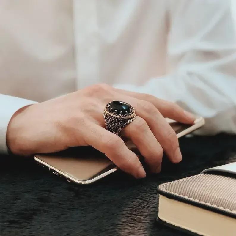 Hecheng 2022 Men's Retro Two-Tone Black Agate Ring