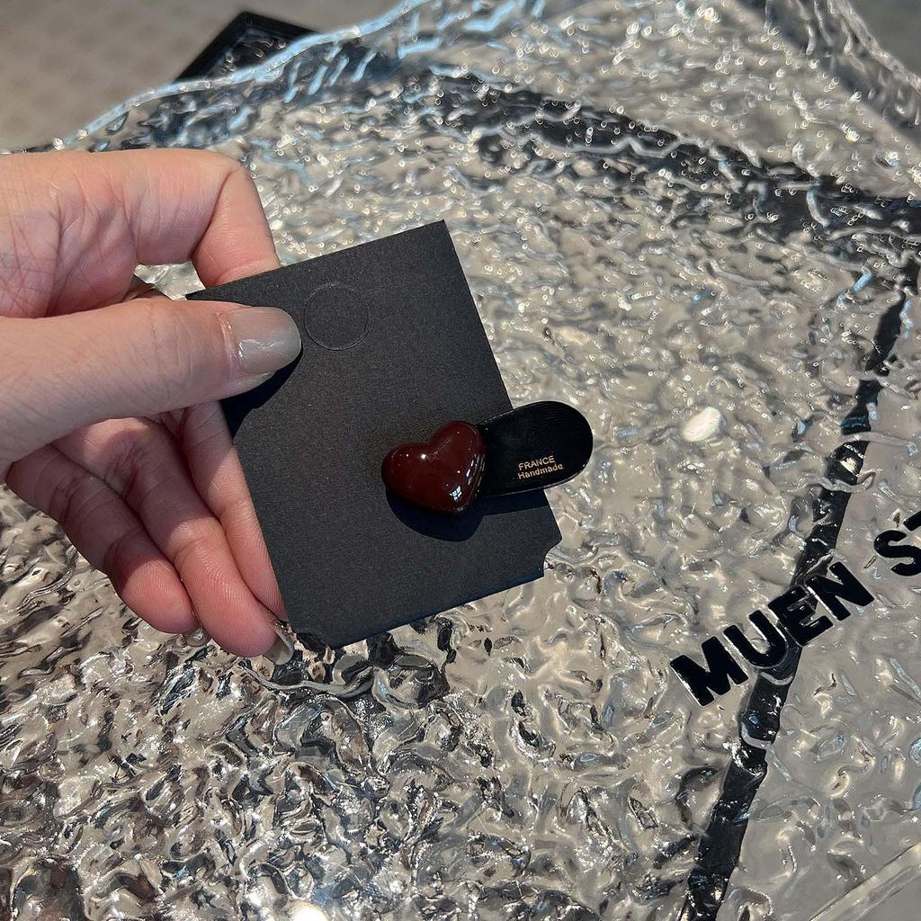 Заколка для волос «Сердце Майяра»: Заколка-уточка кофейного цвета для челки и волос