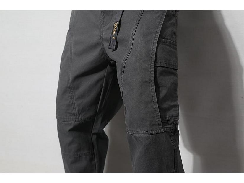 Мужской ретро-комбинезон в японском стиле с несколькими карманами и зауженным кроем - плотные повседневные брюки для весны и осени