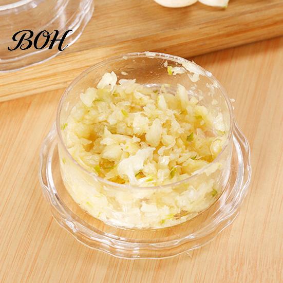 Compact Food Processor Garlic Mincer Tool, Multi-Purpose Manual Rotating Press, Bite-Teeth Crushing Grinder Structure Masher, Transparent Easy