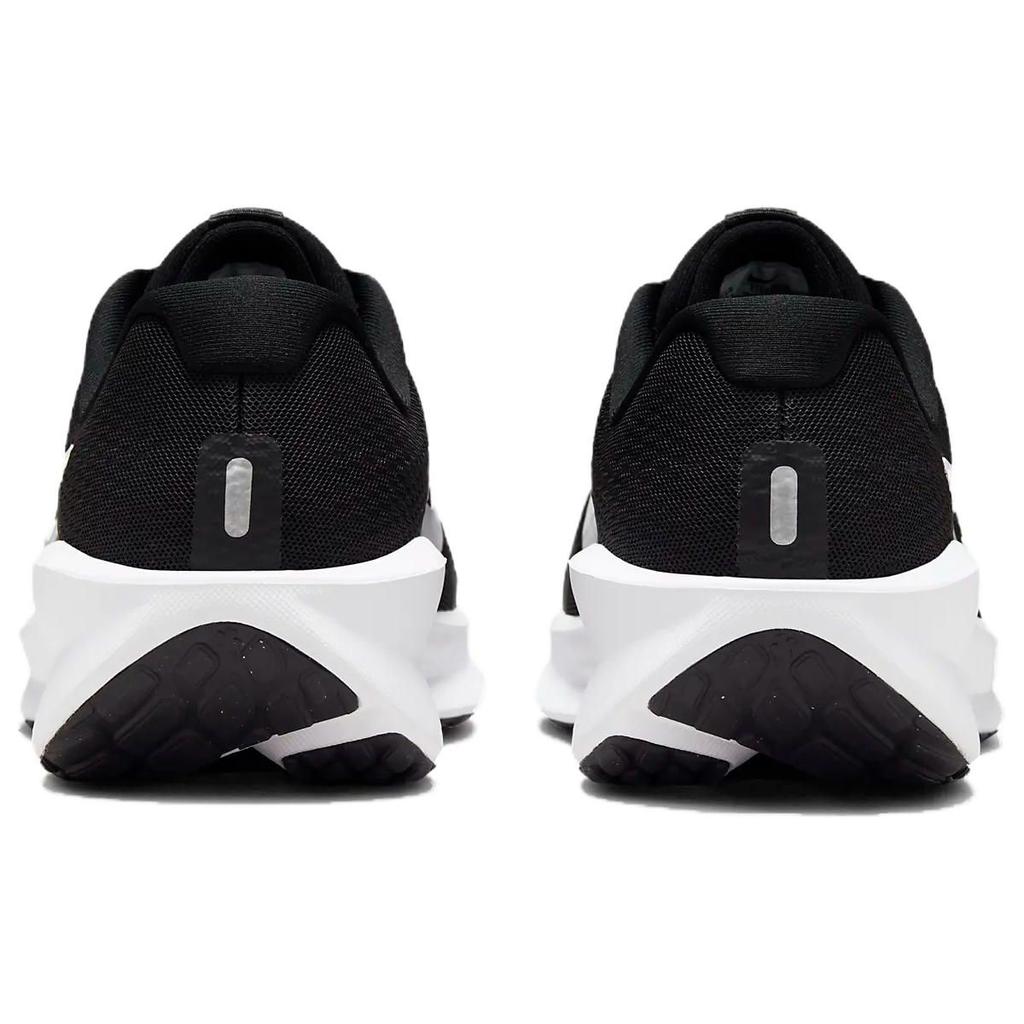 Nike Downshifter 13 Extra Wide черно-белые мужские кроссовки темно-дымчато-серые FJ1284-001