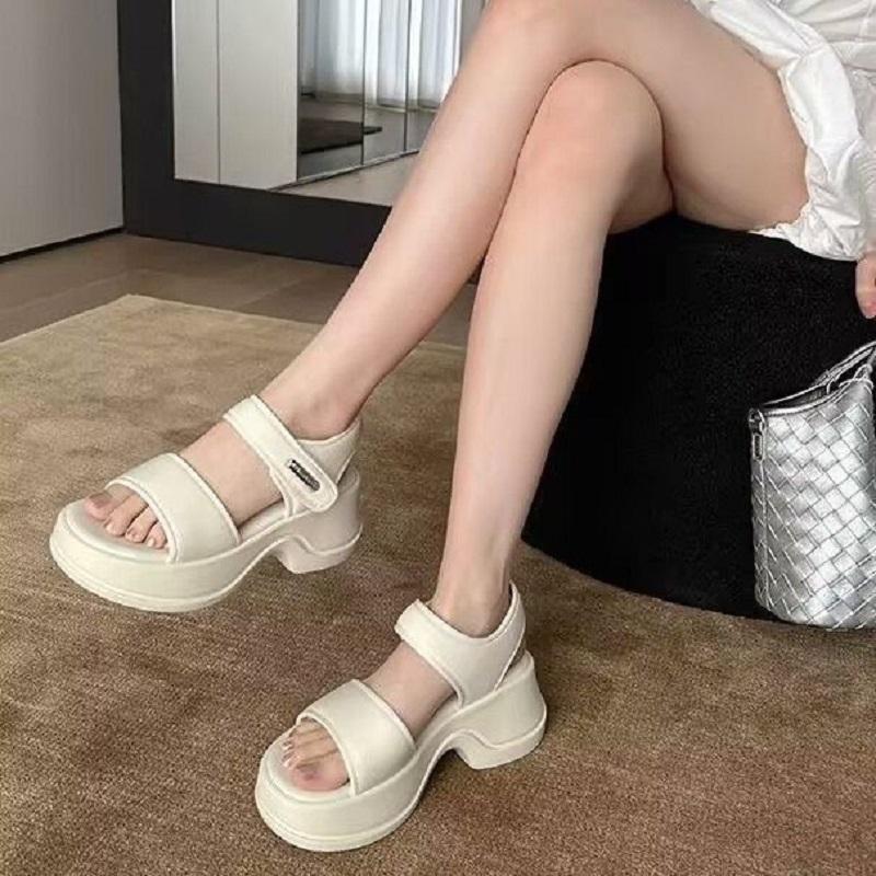 Летние сандалии 2025 года Женские Новые Увеличивающие рост Толстая подошва Повседневные Спортивные сандалии Модные и Универсальные Уличные сандалии