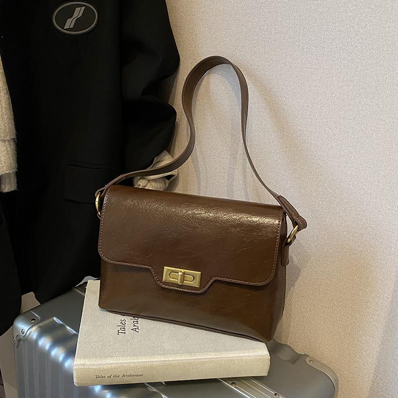 Маленькая сумка женская модная универсальная новая ретро сумка через плечо, сумка-мессенджер, нишевая дорожная маленькая квадратная сумка