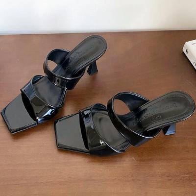 Модные женские сандалии из лакированной кожи с квадратным носком, летние сандалии-слайдеры с открытым носком и тонким каблуком, элегантные простые туфли на высоком каблуке для женщины