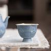 Расписанная вручную керамическая чашка для чая с цветком и 3D бабочкой на высокой ножке, синий фарфоровый чайный сервиз для личного пользования