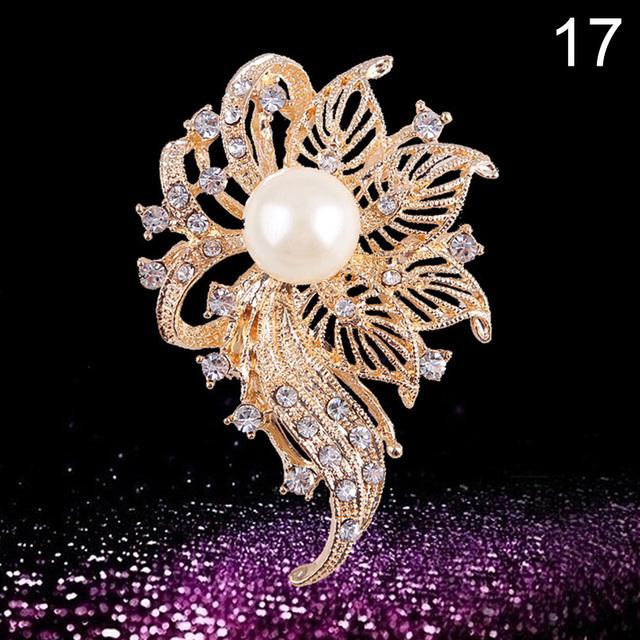 Fashion Jewelry High Quality Gold Color Brooch Pins Crystals Imitation Pearl Flower Brooch Women Wedding Party Accessories
