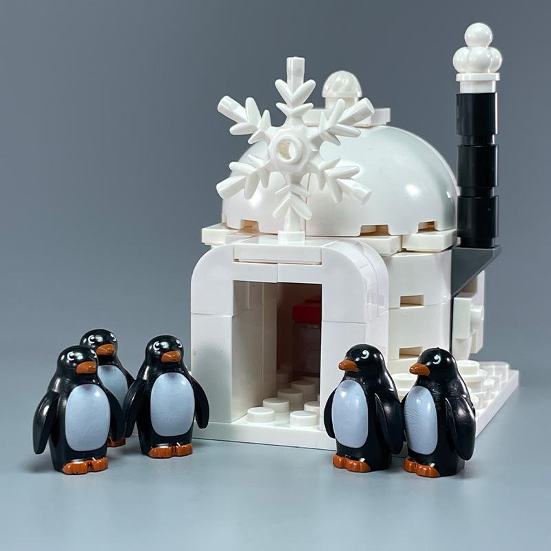 Illuminated Arctic Animal Block Set: Penguin, Polar Bear, Husky & Wolf Igloo.