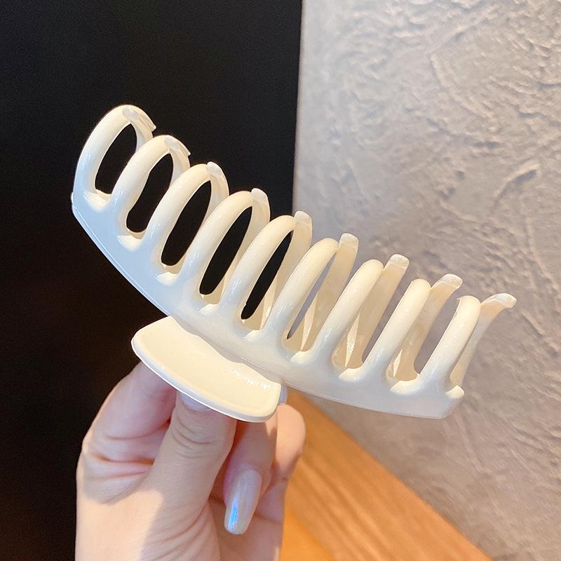 Большая женская шпилька высокого класса: Новая модель Shark Clip 2025 года на осень/зиму