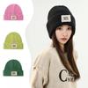 Корейский стиль, свободная теплая однотонная шерстяная шапка с нашивкой с буквами для женщин на осень и зиму, куча холодных шапок, показывающих лицо, маленькая вязаная шапка