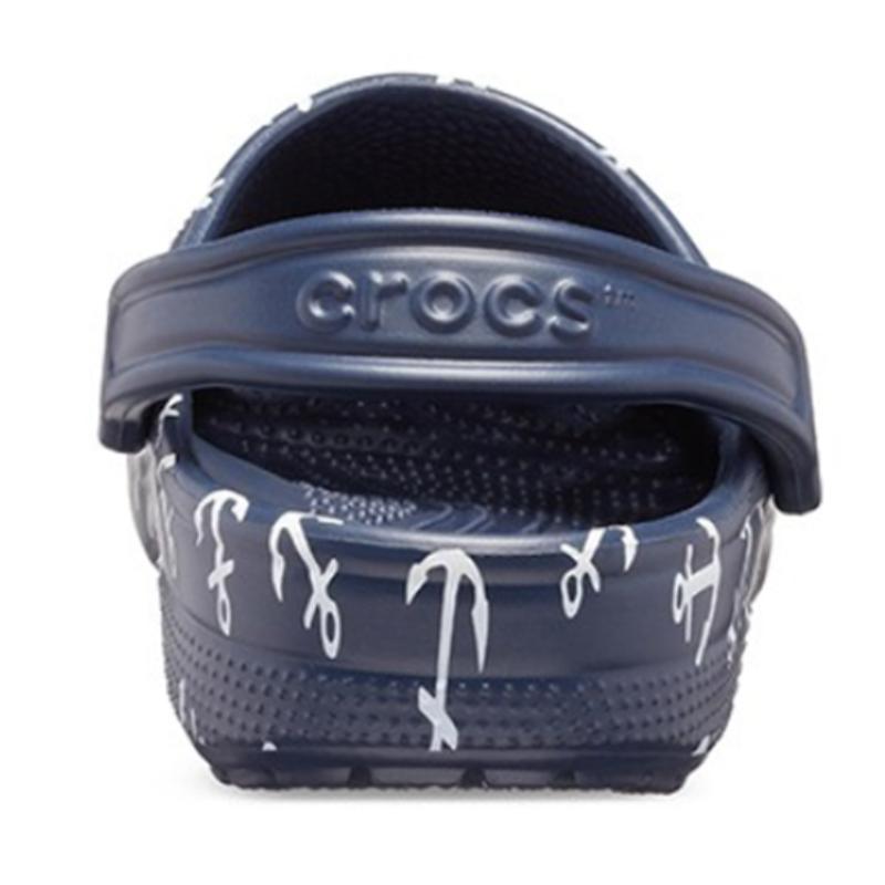 Crocs Классические клоги с морским принтом, сандалии с отверстиями, темно-синие