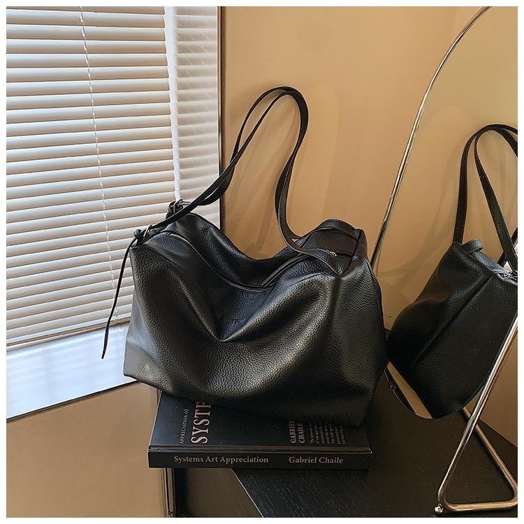 IELGY Ladies Tote Bag Commuter Large Capacity Autumn Winter Shoulder Messenger Bag