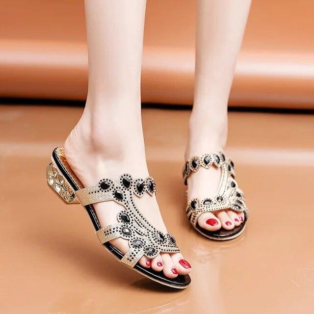Шлепанцы на высоком каблуке с кристаллами, женская обувь, 2024 г., сандалии с открытым носком, роскошные шлепанцы, новые летние туфли-лодочки с открытой пяткой, женские шлепанцы