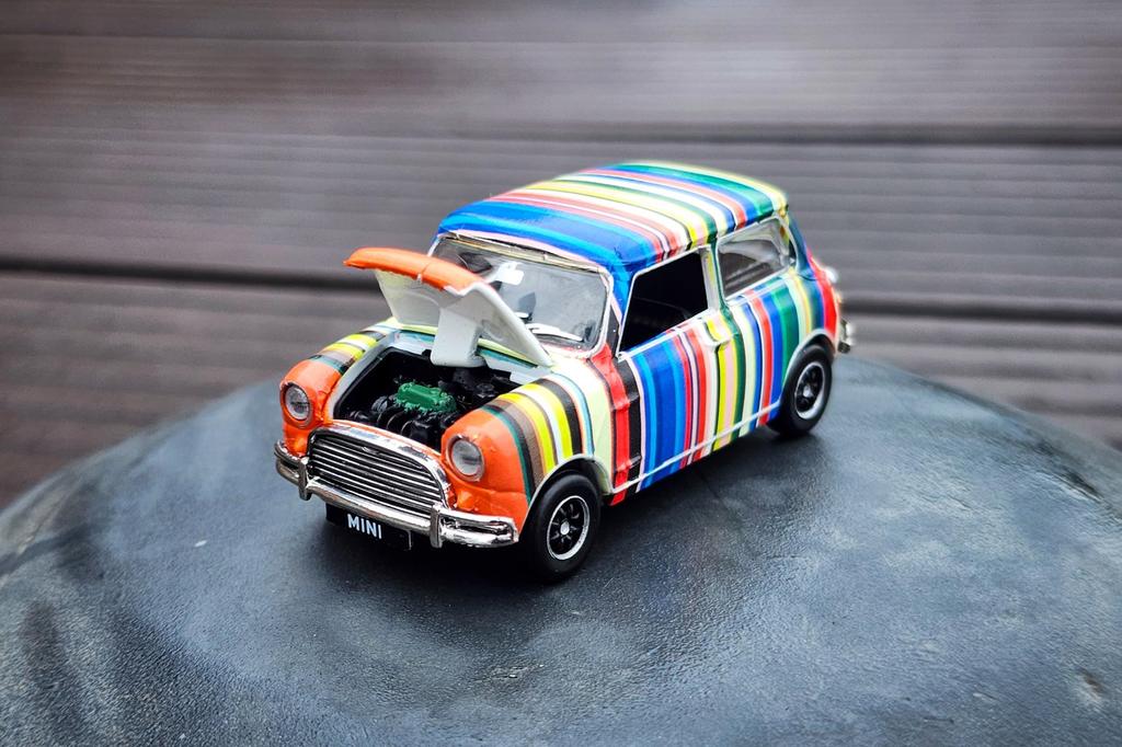 Игрушка East Tiny City Mini Cooper Арт-кар Полосатый Готовый продукт HYP00004
