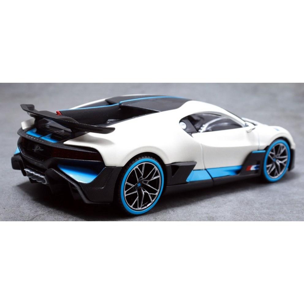 Maisto 1:24 Bugatti Divo Diecast Model Car, White