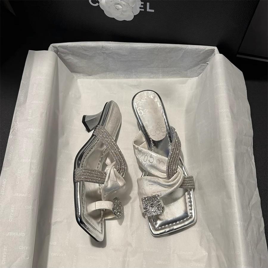 Модные квадратный носок высокий каблук закрытый носок уличные шлепанцы женские новые стразы надпись тонкий каблук крутые шлепанцы