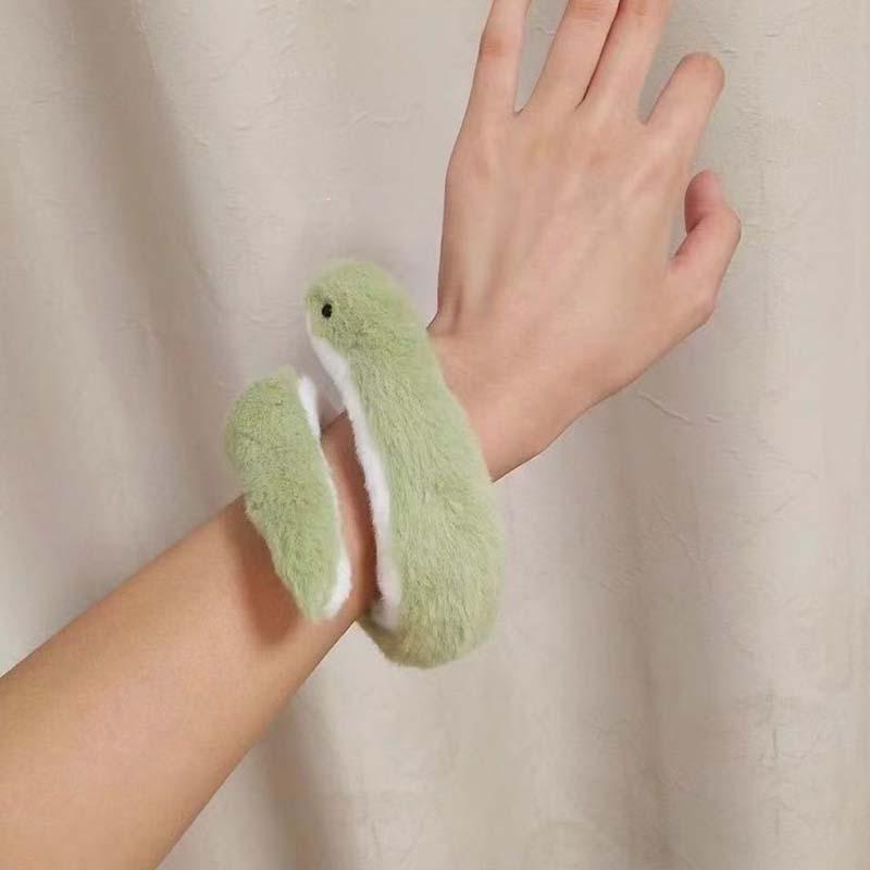 Доступный: 25-й год Змеи Милая плюшевая игрушка тряпичная кукла - украшение для дивана для детей